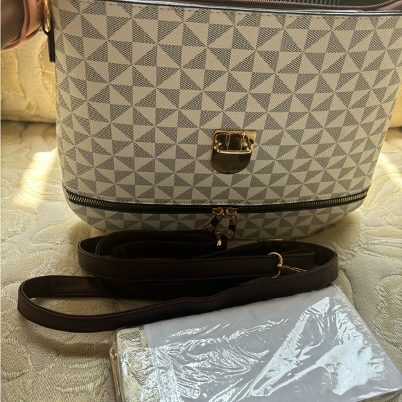 Convertible Backpack - Picture 6 of 9